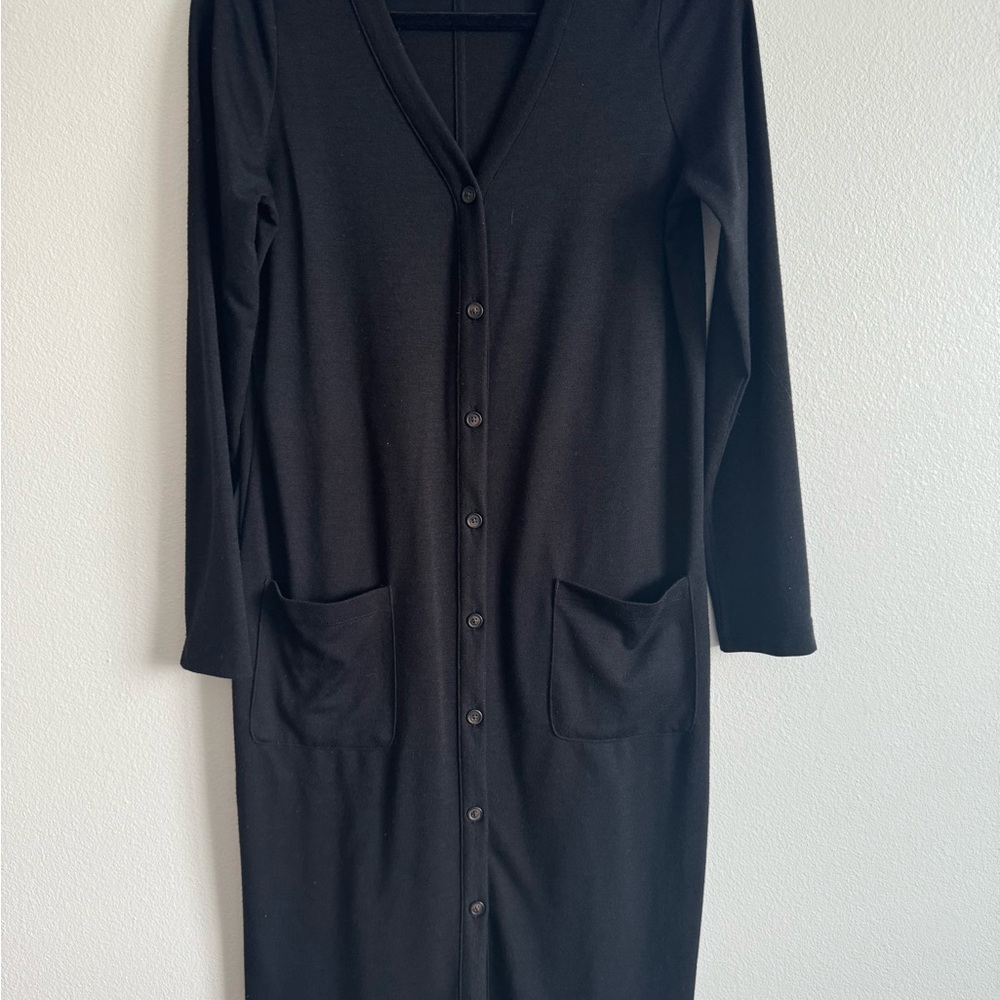 Banana Republic Black Sheath Dress Long Sleeve V-Neck